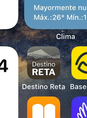 Screenshot of the main screen of iOS, with the icon of the PWA for Destino Reta in the center